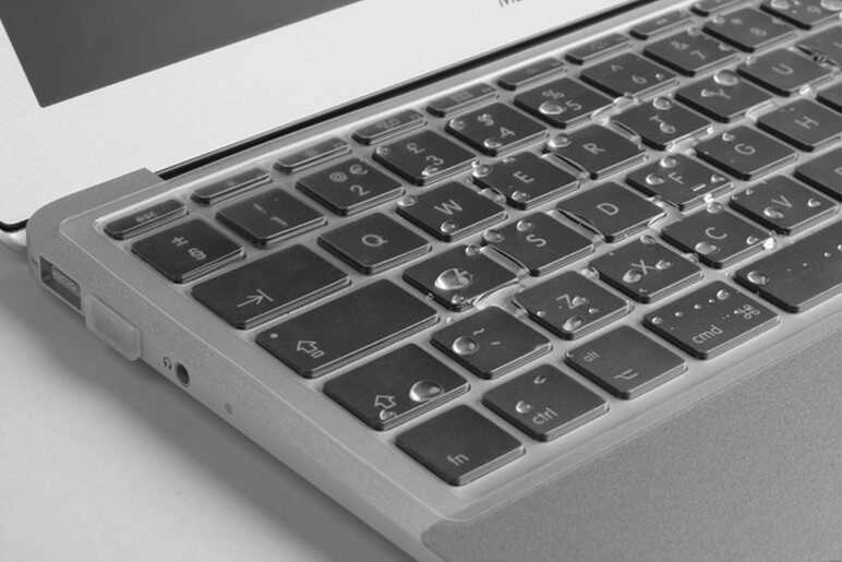 Macbook Uyumlu Air 13’ 2017 A1466 Zore Klavye Koruyucu Şeffaf Silikon Ped