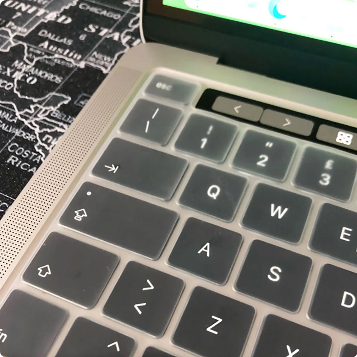 Macbook Uyumlu 16’ Touch Bar A2141 Zore Klavye Koruyucu Transparan Buzlu Silikon Ped