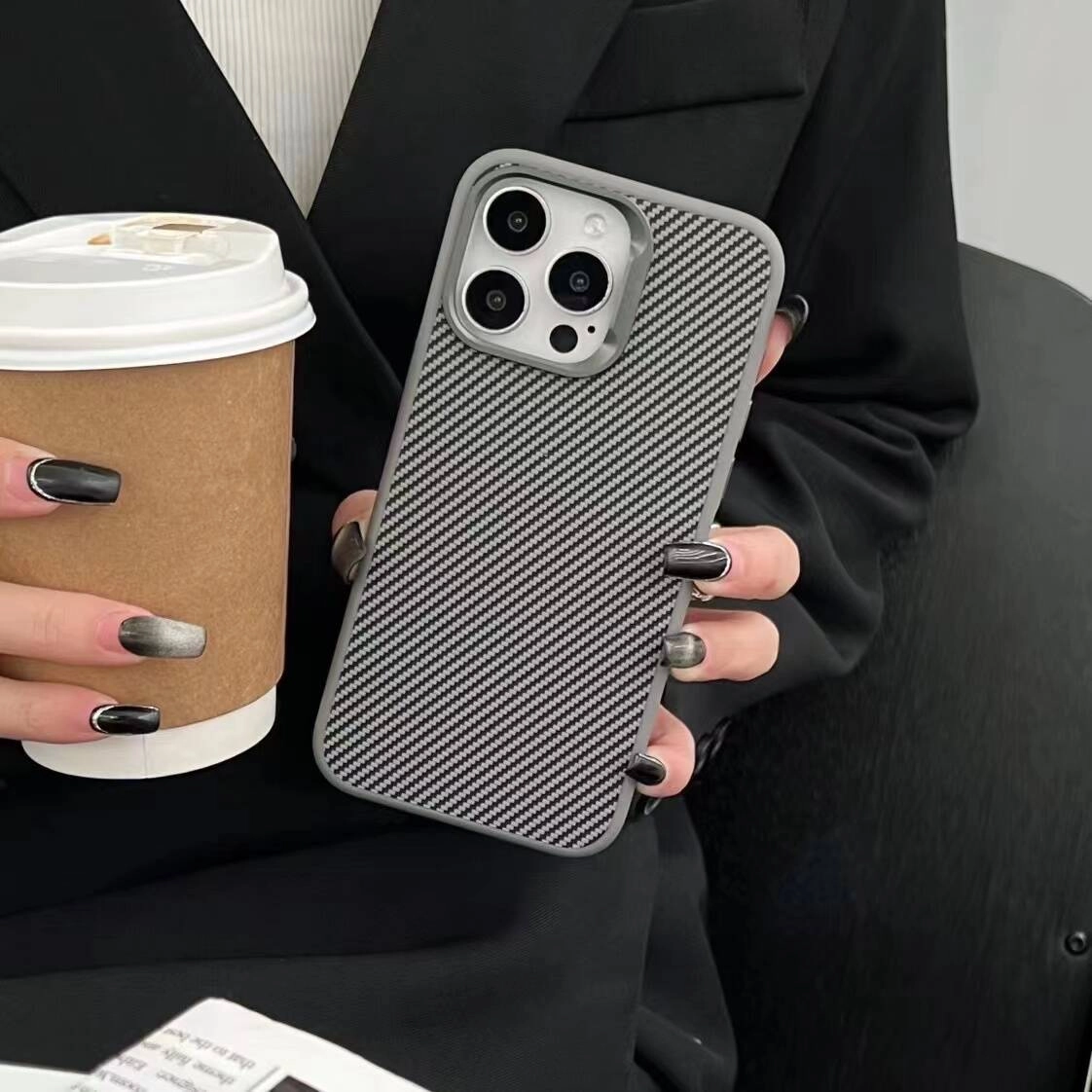 iPhone Uyumlu 14 Pro Max Kılıf M-safe Şarj Özellikli Karbon Fiber Görünümlü Zore Troy Kapak