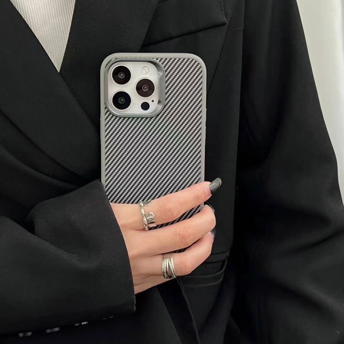 iPhone Uyumlu 14 Pro Max Kılıf M-safe Şarj Özellikli Karbon Fiber Görünümlü Zore Troy Kapak