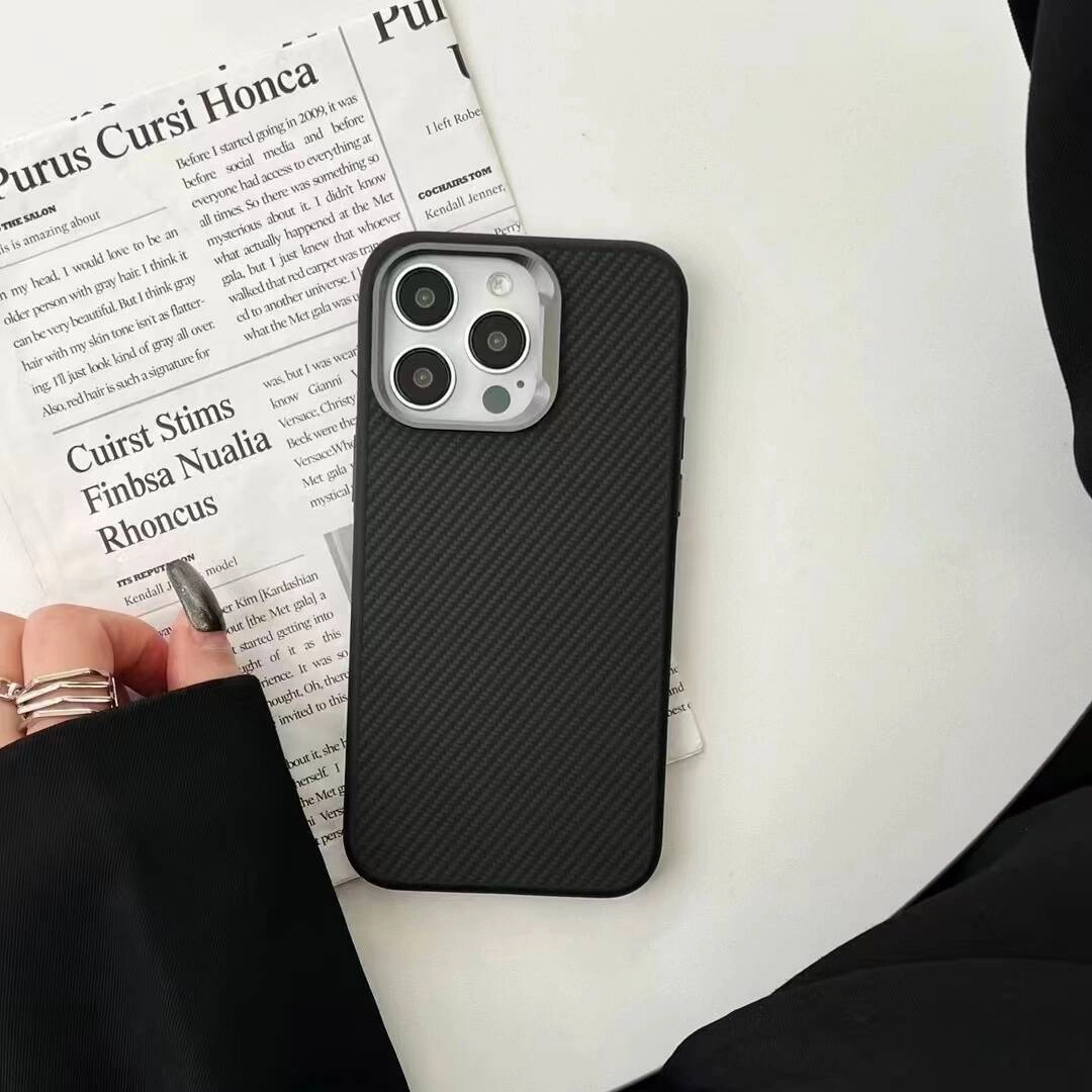 iPhone Uyumlu 15 Pro Max Kılıf M-safe Şarj Özellikli Karbon Fiber Görünümlü Zore Troy Kapak
