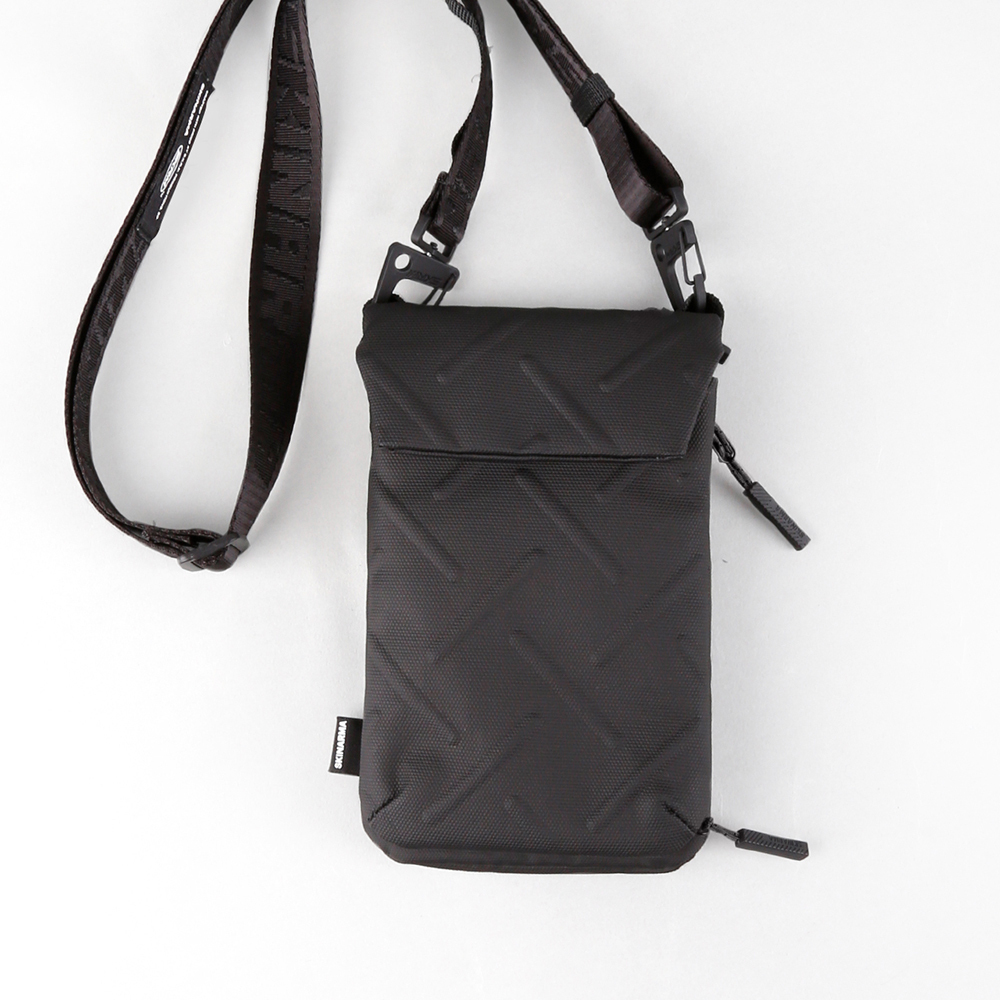 Skinarma%20Sling%20Pouch%20Juno%20Cross-Hatch%20Desenli%20Naylon%20Scout%20Boyun%20Askı%20Kayışlı%20Çapraz%20Vücut%20Çantası