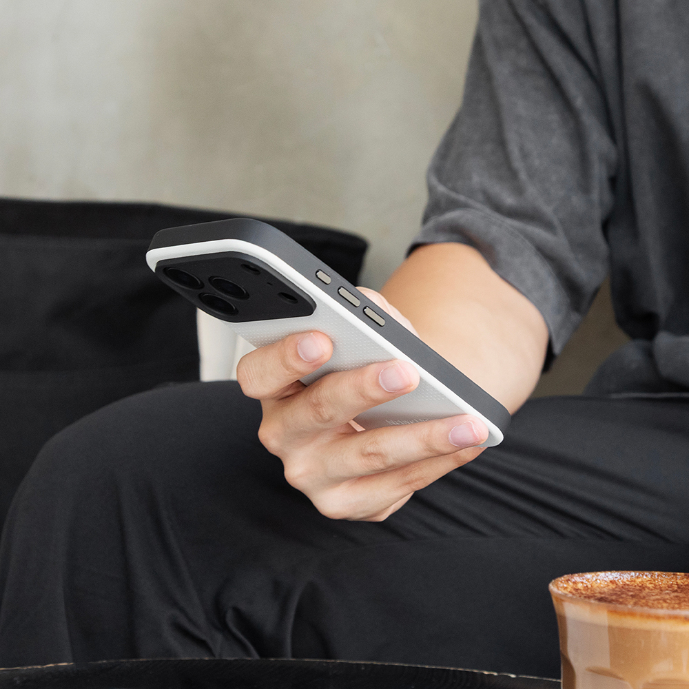 iPhone Uyumlu 17 Pro Max Kılıf M-safe Şarj Özellikli Deri Dokulu Native Union 2025 Active Serisi Kapak